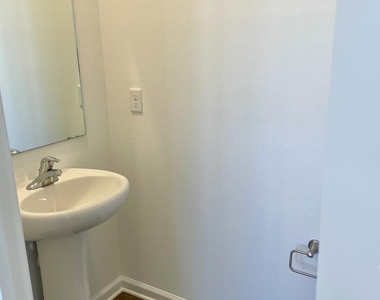 20 Montellano Road - Photo Thumbnail 8