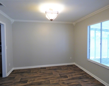 10526 Anchorage Cove Lane - Photo Thumbnail 5