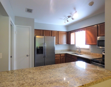 10526 Anchorage Cove Lane - Photo Thumbnail 4
