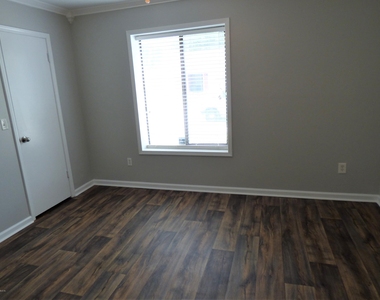 10526 Anchorage Cove Lane - Photo Thumbnail 10