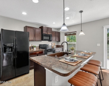 12190 Alexandra Drive - Photo Thumbnail 3