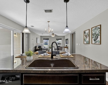 12190 Alexandra Drive - Photo Thumbnail 6