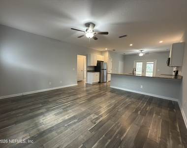 10680 Vaughan Avenue - Photo Thumbnail 3
