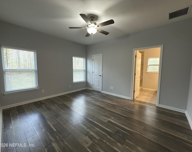 10680 Vaughan Avenue - Photo Thumbnail 7