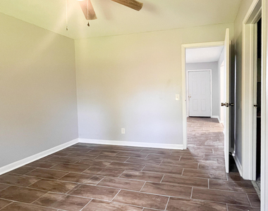 1122 Woodruff Avenue - Photo Thumbnail 14