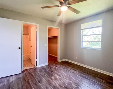 1122 Woodruff Avenue - Photo Thumbnail 8