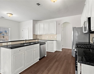 221 Cutbank Court Sw - Photo Thumbnail 8