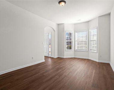 221 Cutbank Court Sw - Photo Thumbnail 3