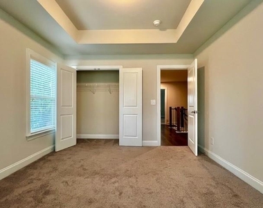 2061 Morrison Avenue - Photo Thumbnail 13