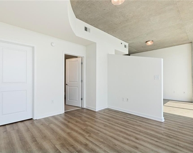3324 Peachtree Road Ne - Photo Thumbnail 16