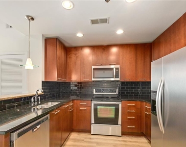 3324 Peachtree Road Ne - Photo Thumbnail 5