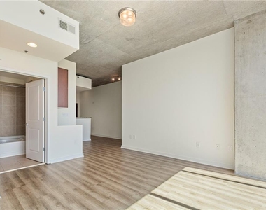 3324 Peachtree Road Ne - Photo Thumbnail 12