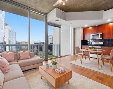 3324 Peachtree Road Ne - Photo Thumbnail 8