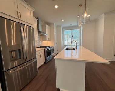 5410 Howington Court - Photo Thumbnail 4
