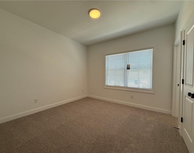 5410 Howington Court - Photo Thumbnail 12