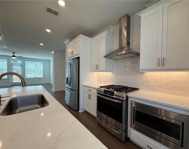5410 Howington Court - Photo Thumbnail 3