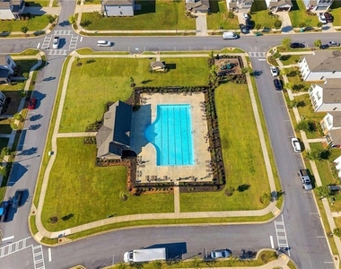 323 Golden Eagle Parkway - Photo Thumbnail 27