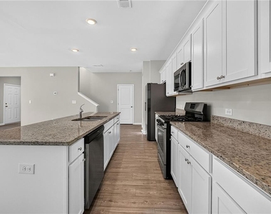 323 Golden Eagle Parkway - Photo Thumbnail 10