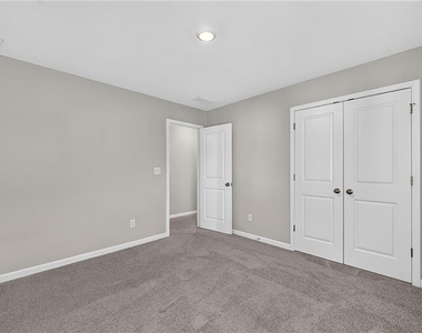 323 Golden Eagle Parkway - Photo Thumbnail 17