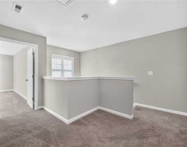 323 Golden Eagle Parkway - Photo Thumbnail 12
