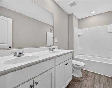 323 Golden Eagle Parkway - Photo Thumbnail 18