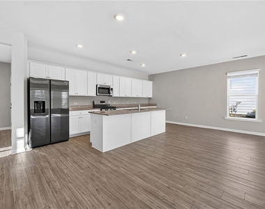 323 Golden Eagle Parkway - Photo Thumbnail 2