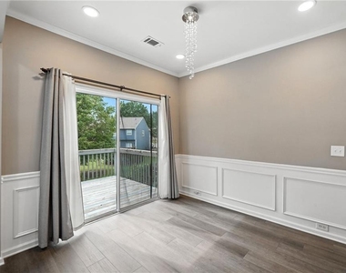 6030 Ellington Cove - Photo Thumbnail 5