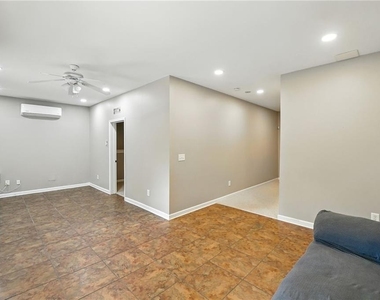 6030 Ellington Cove - Photo Thumbnail 24