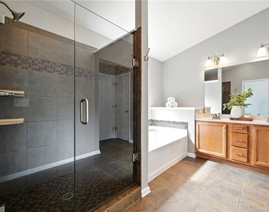 6030 Ellington Cove - Photo Thumbnail 19