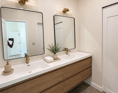 185 Wadley Street Nw - Photo Thumbnail 5