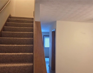 8492 Pineland Drive - Photo Thumbnail 9