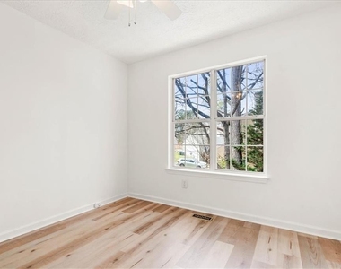 11190 Abbotts Station Drive - Photo Thumbnail 17