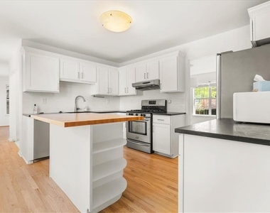 11190 Abbotts Station Drive - Photo Thumbnail 7