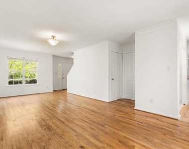 11190 Abbotts Station Drive - Photo Thumbnail 4