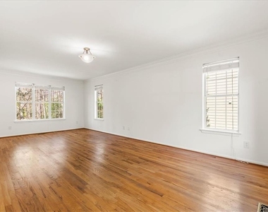 11190 Abbotts Station Drive - Photo Thumbnail 3