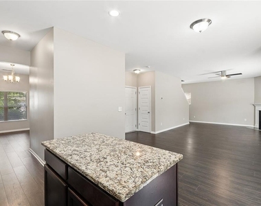 462 Fredrick Drive - Photo Thumbnail 10