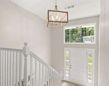 495 Larchmont Circle Nw - Photo Thumbnail 7