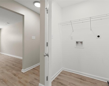 495 Larchmont Circle Nw - Photo Thumbnail 33