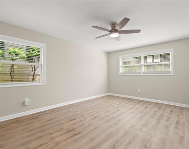 495 Larchmont Circle Nw - Photo Thumbnail 22