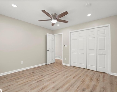 495 Larchmont Circle Nw - Photo Thumbnail 20