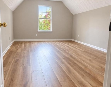 1055 Chatham Road - Photo Thumbnail 15