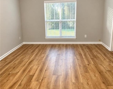 1055 Chatham Road - Photo Thumbnail 4