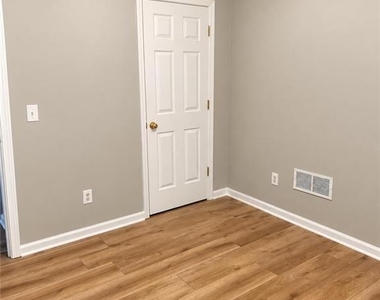 1055 Chatham Road - Photo Thumbnail 5