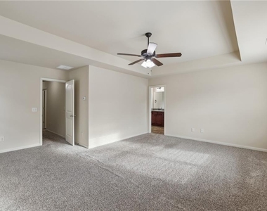 3145 Englewood Drive - Photo Thumbnail 13
