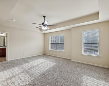 3145 Englewood Drive - Photo Thumbnail 12
