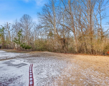 3145 Englewood Drive - Photo Thumbnail 24