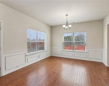 3145 Englewood Drive - Photo Thumbnail 10