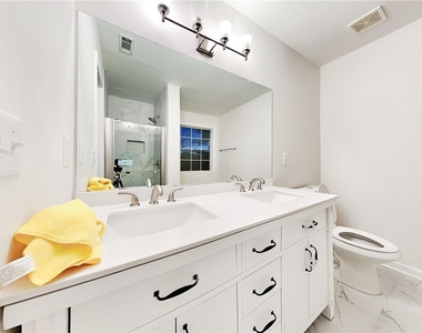 982 Forest Glen - Photo Thumbnail 10