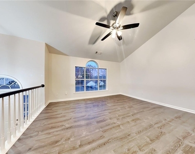 982 Forest Glen - Photo Thumbnail 3