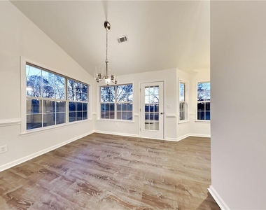 982 Forest Glen - Photo Thumbnail 8